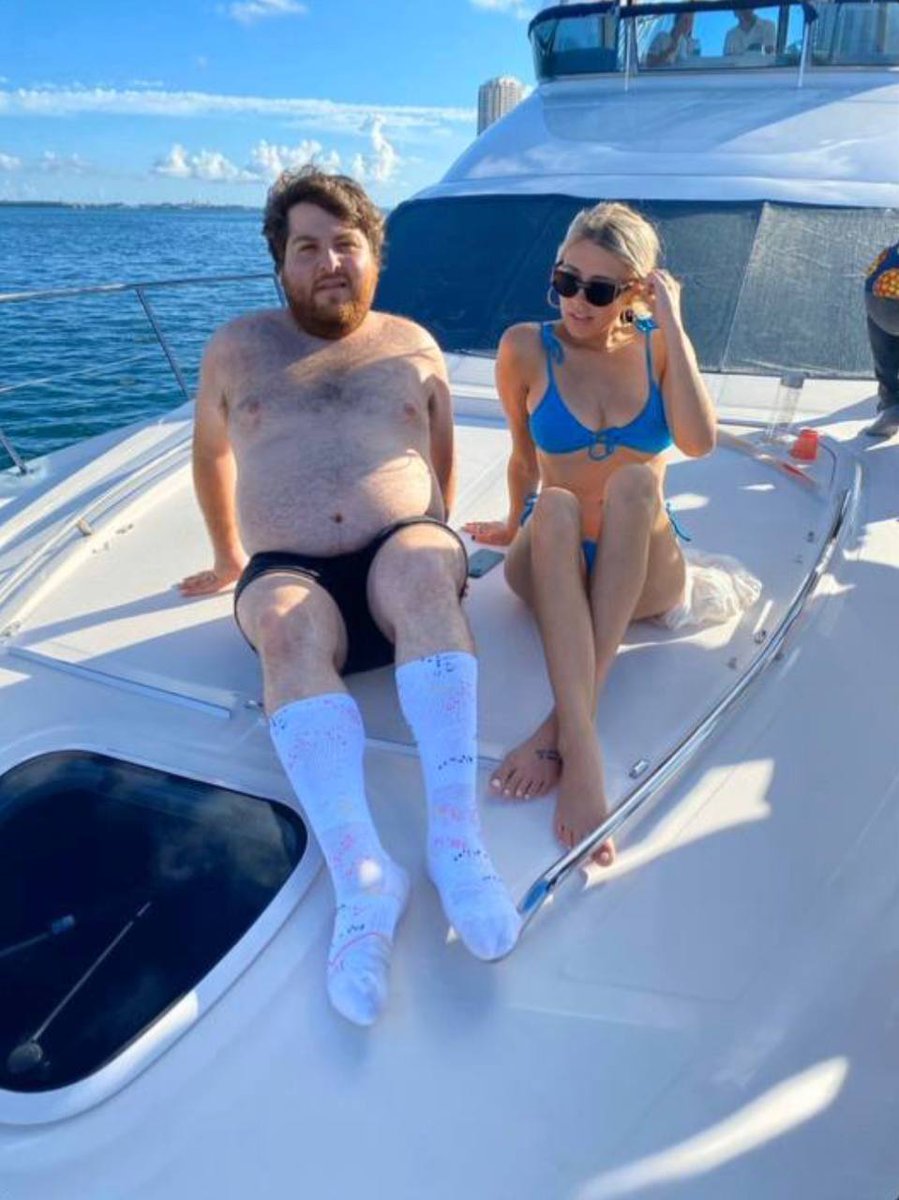 LilMoonLambo (@lilmoonlambo) on Twitter photo crypto traders with their egirls crypto traders with their egirls