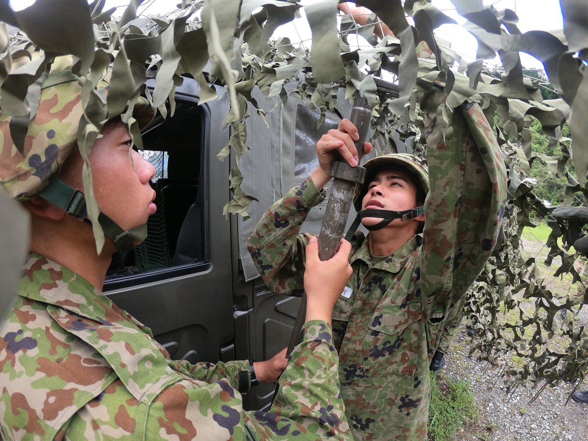 高知駐屯地新隊員の日常】 今日は、偽装訓練の様子をお伝えします