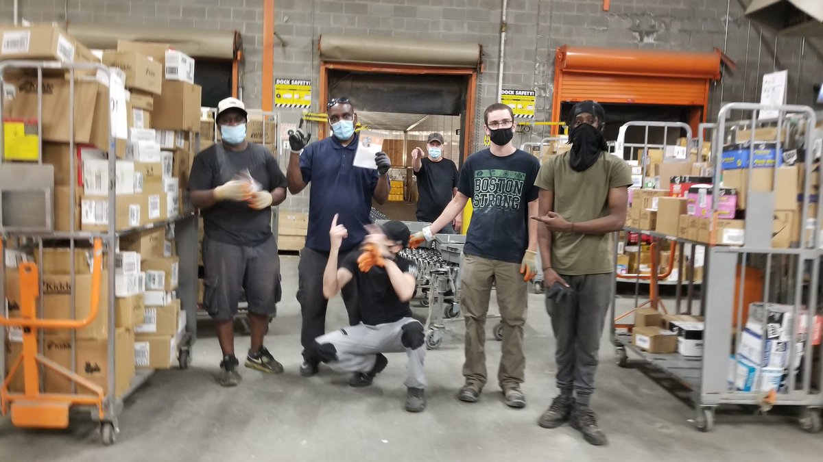 Ellen C (@elleonthego) on Twitter photo Recognition for these 2 fantastic gentlemen on our receiving team. Beresford Daley & Daren McNeir are always dependable reliable associatres who are a joy to work with. Thanks guys for all that you do 🧡 @JenThePlantLady <a href="/Richiesimms90/">Richie Simms</a> <a href="/Mike_Attar/">Mike Attar</a> Recognition for these 2 fantastic gentlemen on our receiving team. Beresford Daley & Daren McNeir are always dependable reliable associatres who are a joy to work with. Thanks guys for all that you do 🧡 @JenThePlantLady <a href="/Richiesimms90/">Richie Simms</a> <a href="/Mike_Attar/">Mike Attar</a>
