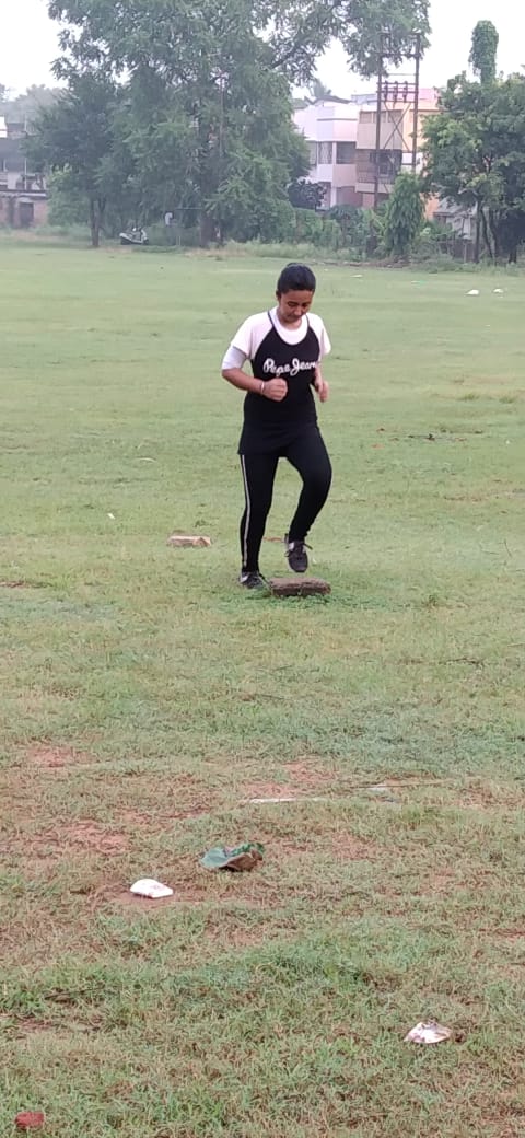 MalakarTrisha's tweet photo. @adgpi @FitIndiaOff @mygovindia @HQ_DG_NCC @nccwbskm 
Fit India run 2.0 
By JUO Trisha Malakar and CDT Sita Dosad
5 Bengal Girls Battalion
Burdwan Group
West Bengal and Sikkim Directorate
#fitindiafreedomrun https://t.co/NMhOffXlK6