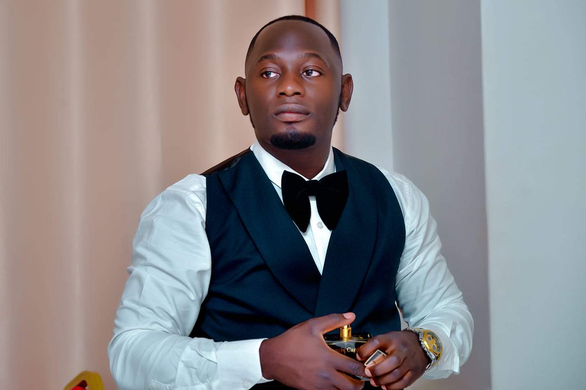 SWC_2020's tweet photo. We really want to be the leading designer and integrator of tailored solutions...#tailoredsuits #Ankarasuits
For more info please
WhatsApp/Call +256773733635
#tailored #madeinuganda🇺🇬 #bespoke #suitsug #suits https://t.co/rRYtNRCwiB