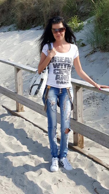 Guten Morgen ☀️ https://t.co/RX19icWg91<a href="/tag/live"class="tags"><span>#live</span></a><a href="/tag/versaut"class="tags"><span>#versaut</span></a><a href="/tag/sonntag"class="tags"><span>#sonntag</span></a><a href="/tag/geil"class="tags"><span>#geil</span></a><a href="/tag/visitx"class="tags"><span>#visitx</span></a><a href="/tag/treffen"class="tags"><span>#treffen</span></a>