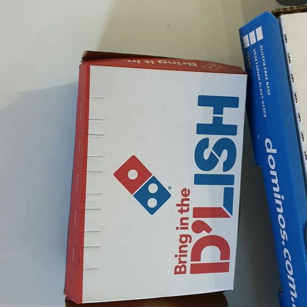 YohhhDonna's tweet photo. MamaBang (chan's mom) Posted these photos in IG "Tonight's dinner is Domino Pizza and ChocoLava Cake~"
#StrayKids
#dominospizza
#UnveilTrack_DOMINO
#BangChan https://t.co/BzsYiHZS63