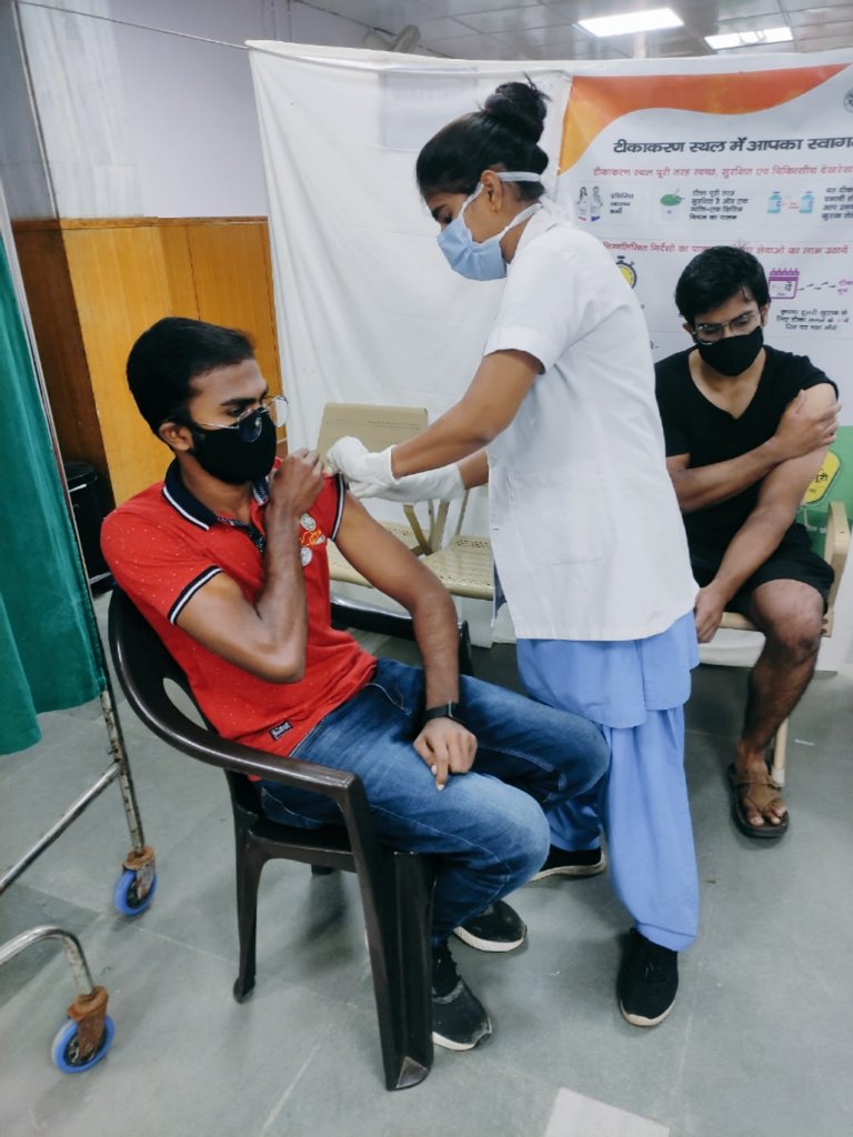 Er_Sandeepgupta's tweet photo. Finally I have gotted my second dose #vaccine 😁
#vaccinated 
#BHU
#2021staysafe 
#COVID19 https://t.co/ed8ynNtK47