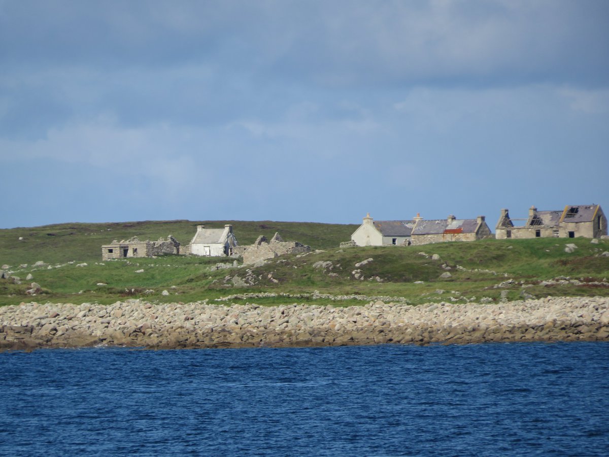 Gweedore_WAWay's tweet photo. Some pictures of #Inishirrer a narrow island, about one mile long and one quarter of a mile wide. It is approximately one mile off the coast of #Gweedore #gaothdobhair #HeritageWeek2021 https://t.co/4foxgJrqGz