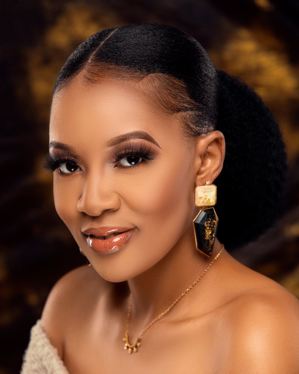 andy_amazon's tweet photo. Some beauty portraits done by me ❤️ https://t.co/nyt6lVM6zZ