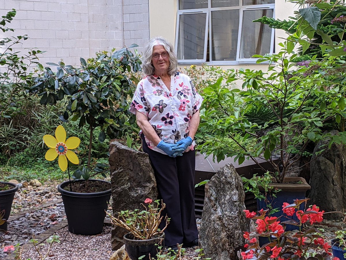 RCHT Volunteers (@rchtvoluntarysv) on Twitter photo Its Tuesday so volunteer Di is in the glorious ENT garden for her bi weekly gardening stint. <a href="/EstatesRcht/">RCHT Estates & Facilities</a> . Di is really pleased to be back and thanks to the ENT staff for all their support. A lovely oasis #volunteers <a href="/NursingRcht/">RCHT Corporate Nursing Team</a> <a href="/RCHTCharity/">RCHTCharity</a> Its Tuesday so volunteer Di is in the glorious ENT garden for her bi weekly gardening stint. <a href="/EstatesRcht/">RCHT Estates & Facilities</a> . Di is really pleased to be back and thanks to the ENT staff for all their support. A lovely oasis #volunteers <a href="/NursingRcht/">RCHT Corporate Nursing Team</a> <a href="/RCHTCharity/">RCHTCharity</a>