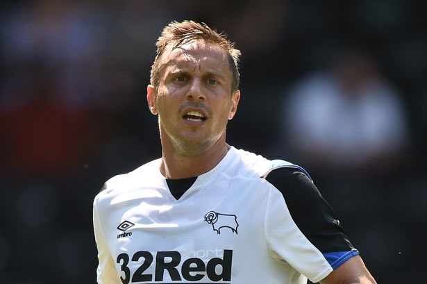 Happy birthday Phil jagielka 