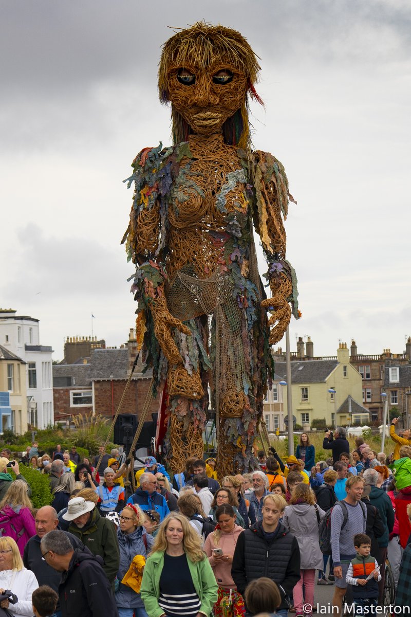 iain_masterton's tweet photo. Giant puppet  Storm on walkabout in #NorthBerwick today as part of the @fringebythesea2 festival #scotland @alamynews pics here; https://t.co/QDsxU3WzBA https://t.co/IRzifvimBf