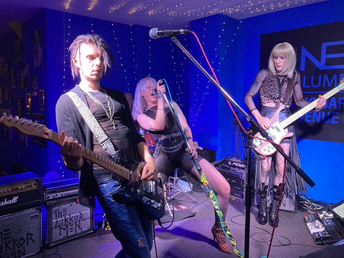 nevolumemusicbar tweet media