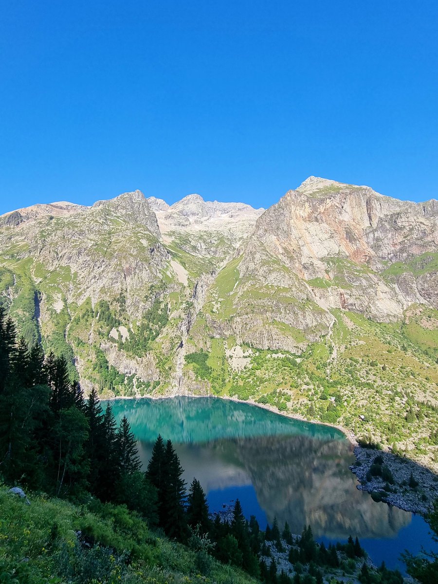 SkyRun74's tweet photo. Petite Échappée dans les Ecrins...

#TrailRunning #MagnifiqueFrance https://t.co/UIHwzpfnxk