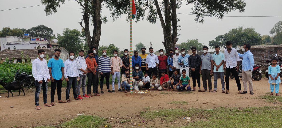 SkShafique9's tweet photo. ଆଜି ପବିତ୍ର ସ୍ଵାଧୀନତା ଦିବସ ଅବସର ରେ ବିଜୁ ଛାତ୍ର ଜନତା ଦଳ ଏବଂ #JhumpuraYouthWarriors ତରଫରୁ ପାତକା ଉତ୍ତୋଳନ କରା ଗୋଲା #JaYHind🧡🤍💚 @pranabpdas @ArupPatnaikOMP @DistAdmKeonjhar @bjd_odisha @BYJD_Odisha https://t.co/ZGkNj1TU00