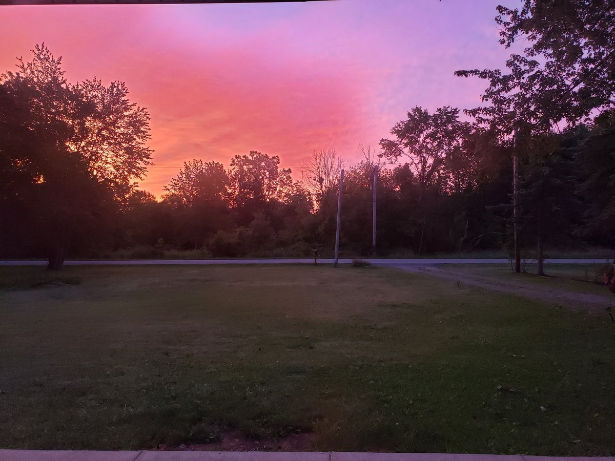 ItsGypC's tweet image. My morning view 🥺😍 today's sunrise hit differently #nofliter