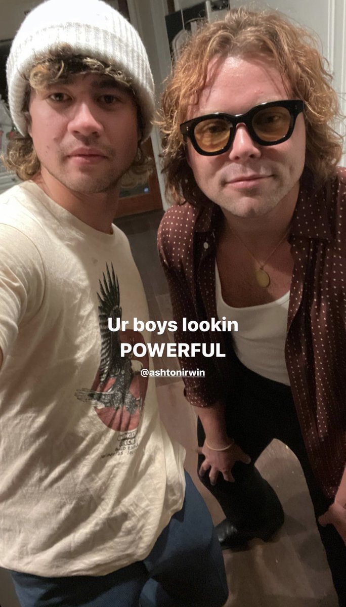its5SOSspain's tweet photo. 🇪🇦Calum y Ashton en las historias de Calum.
🇦🇺Calum and Ashton in Calum's IG stories.
#5SOS #5SOSspain #5SOSupdates https://t.co/zP5XXmcjl7