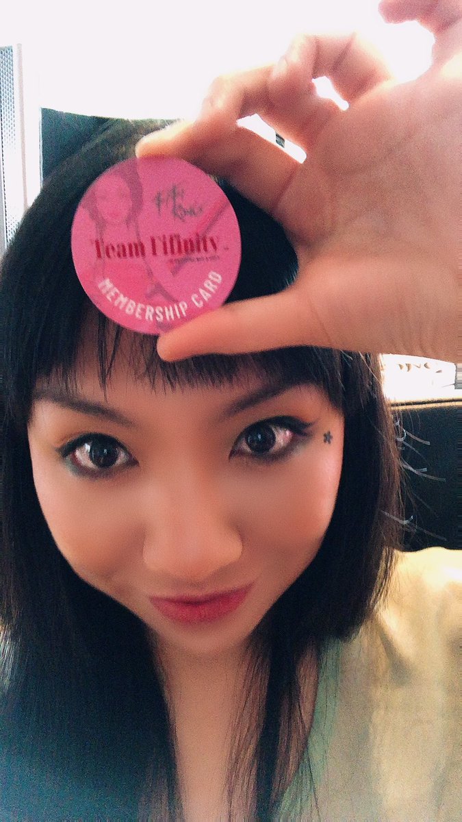 fifirong's tweet image. Day 2: #teamfifinity VIP Bundle Contest!! To enter, visit go.fifirong.com and join, you’ll be sent an email with Team Fifinity FB private group link and password! 🎁💓