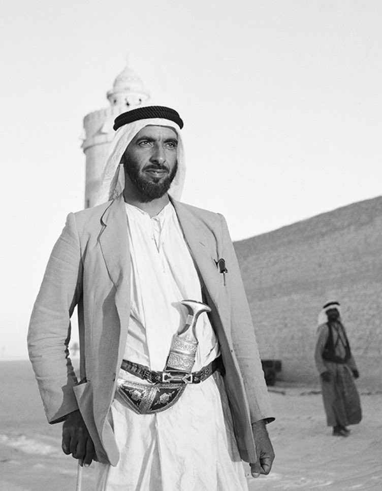 الشيخ زايد رحمه الله كان يعتبر كل ما يفعله لنا (واجب) فمن الواجب الدعاء له 

اللهم ارحمه واسعده كما اسعدنا واجعله في عليين كما جعلنا في حال مريح وآمن من بعد فضلك يارب