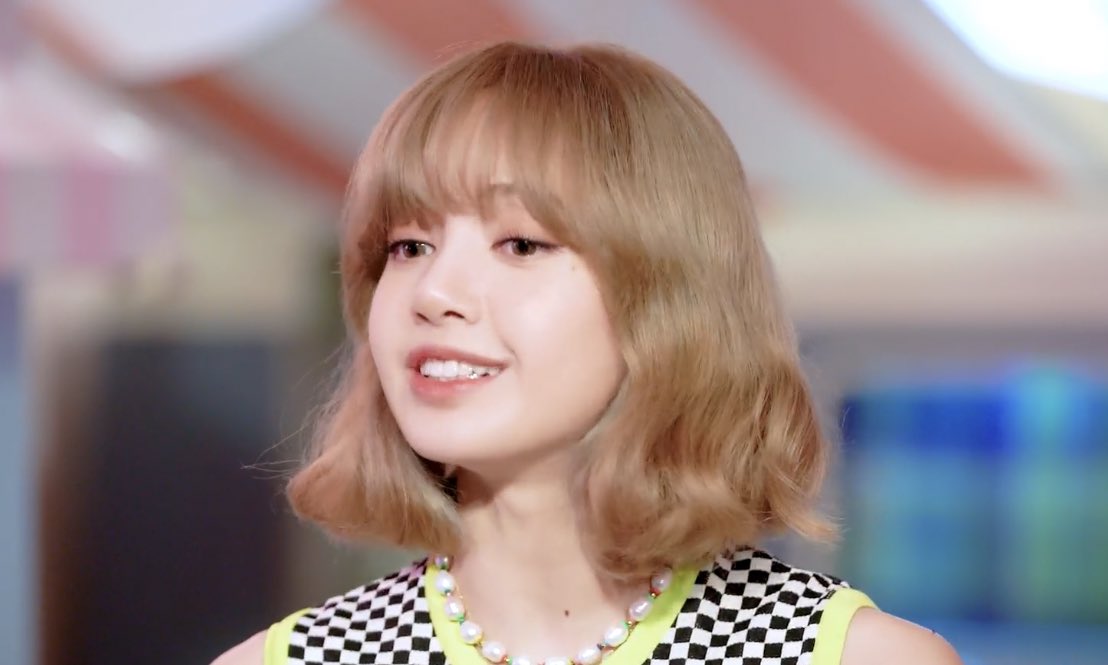 jnnicsx's tweet photo. Lisa blonde hair https://t.co/vTA6OcSlOg