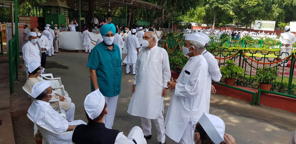 Partap_Sbajwa's tweet photo. Attended the flag hoisting ceremony at the AICC Headquarters.

It was Congress that led the freedom struggle of India. 75 years later, we will continue our solemn duty of defending the freedoms that our forefathers won.
@INCIndia 

#IndependenceDay #IndiaAt75 https://t.co/vnNgdpfHpV