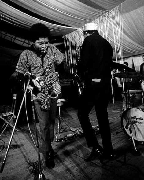 OrskiAndrzej's tweet photo. Byard Lancaster & Frank Wright,
the Amougies Festival, Belgium, 1969.
Photo by Guy Le Querrec.
#jazzphoto https://t.co/apCXey1VLl