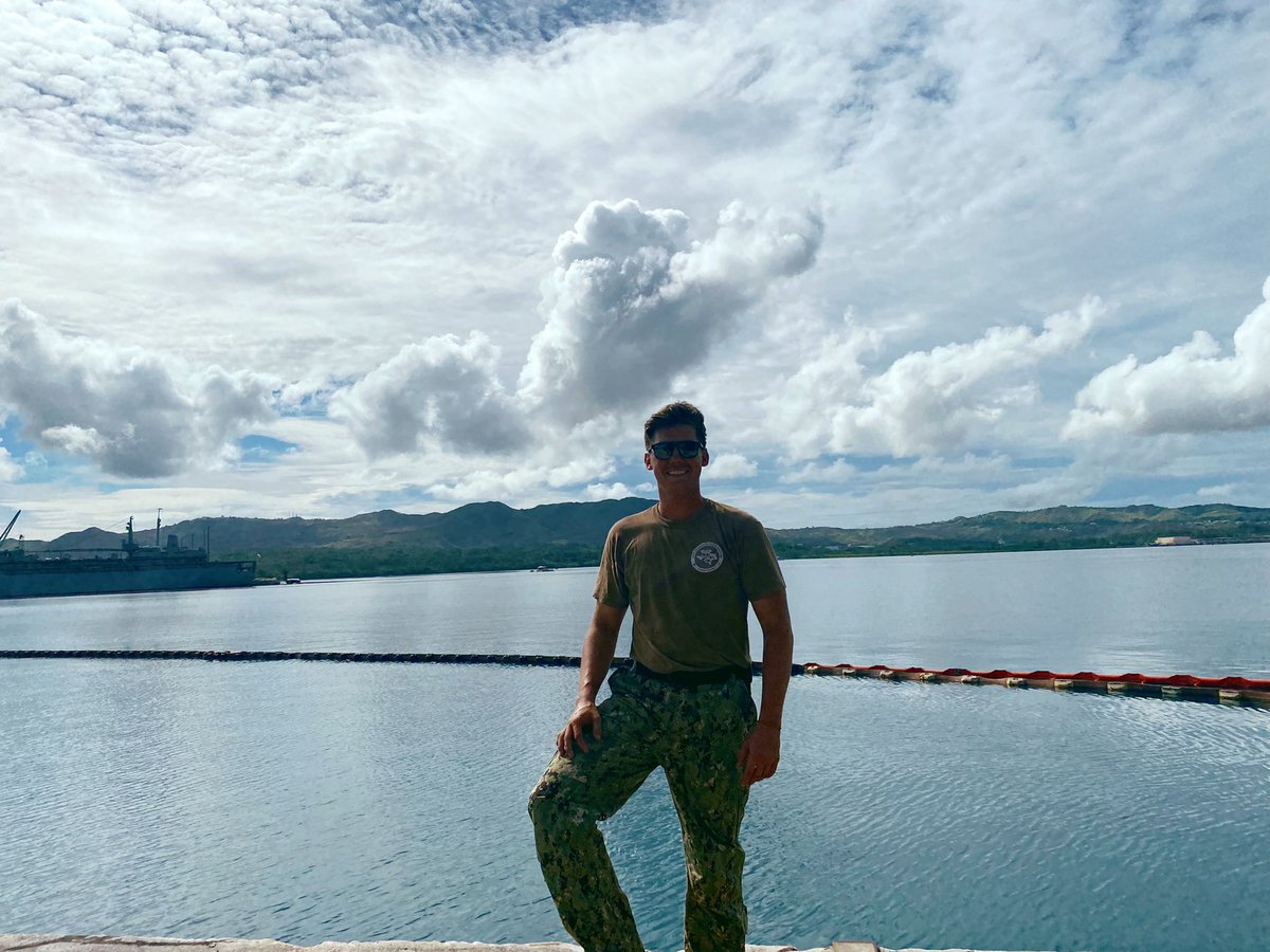 _cade_thomas_'s tweet photo. dont go to college and u could have a free trip to guam too https://t.co/kY9T4v3Cz0