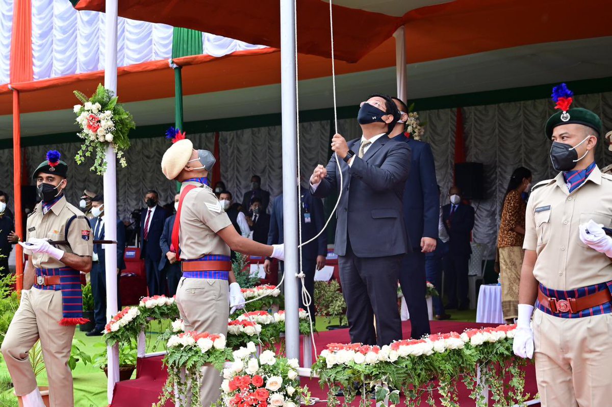 The Hon’ble CM of Meghalaya Shri Conrad K Sangma hoisted the National Flag at the 75th Independence Day celebration today in Shillong. A book and a freedom song was released to commemorate 75 years of Independence. Health workers were also awarded for their relentless efforts.