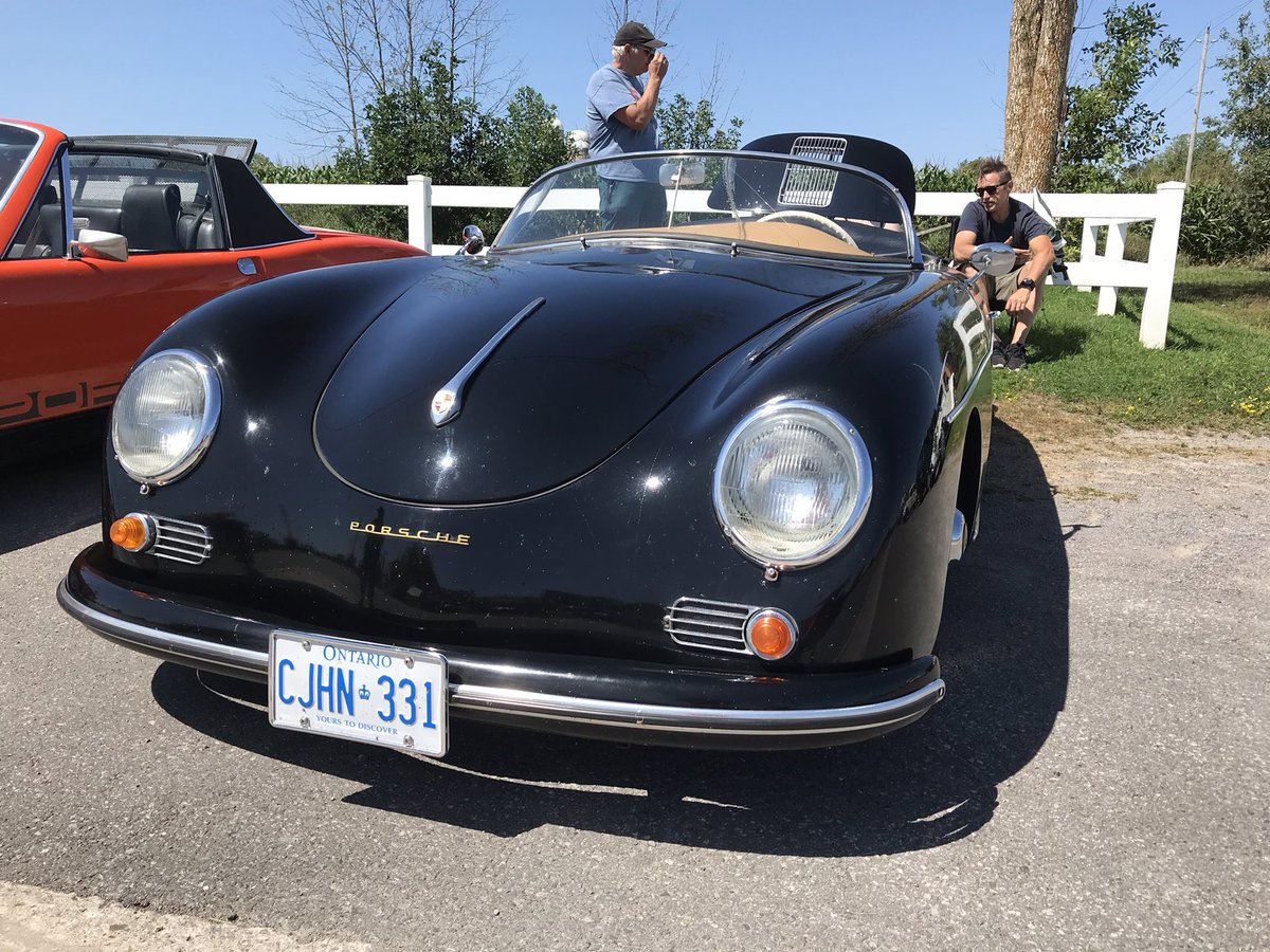 ledfut360's tweet photo. More than just classic Beetles showed up. #Augtoberfest #Campbellford #ChurchKeyBrewing https://t.co/PgyHzDyvLp