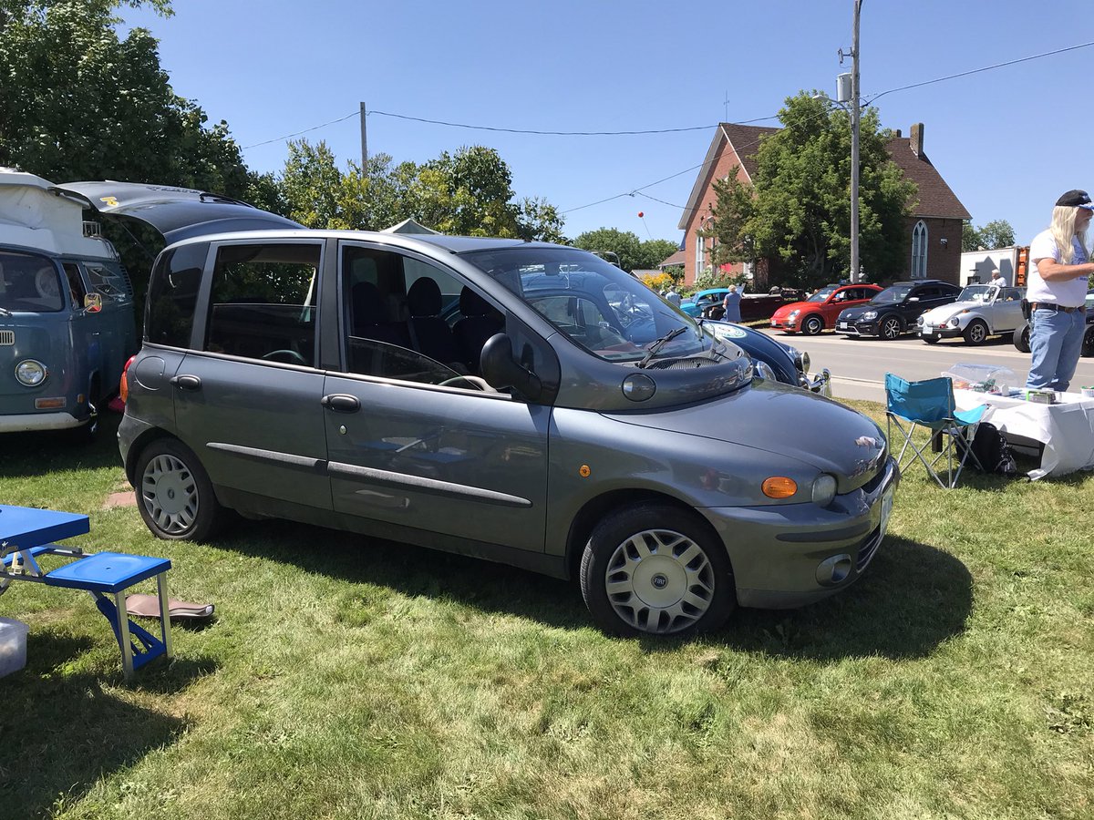 ledfut360's tweet photo. More than just classic Beetles showed up. #Augtoberfest #Campbellford #ChurchKeyBrewing https://t.co/PgyHzDyvLp