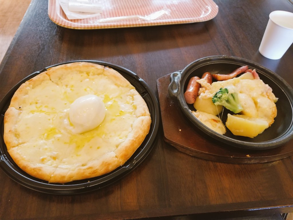 Panzer_es_Leben's tweet photo. 花畑牧場のカフェで昼食
めちゃくちゃ美味かった🤤 https://t.co/NGT8zK0e2Q
