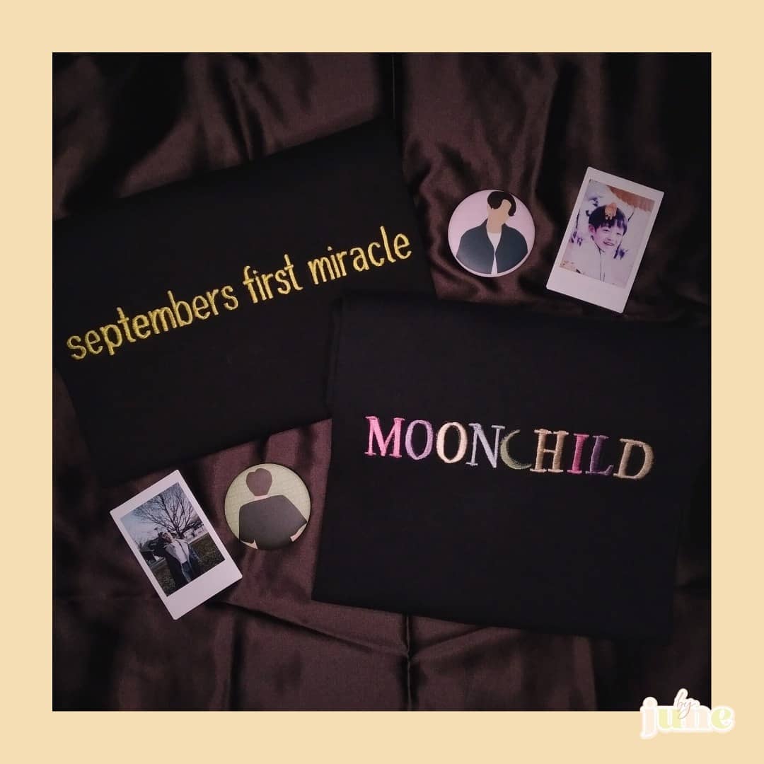 byjune_ph's tweet photo. ✦ Septembers First Miracle &amp; Moonchild Shirts ✦

✔ Embroidered
✔ 65% polyester, 35% cotton
✔ 180gsm

DOO: August 20, 2021
DOP: August 21, 2021

*T-shirts are for pre-order only.
*No payment, no processing of orders.

order form: https://t.co/H9zVn5Smui https://t.co/Z09eLY0w9j