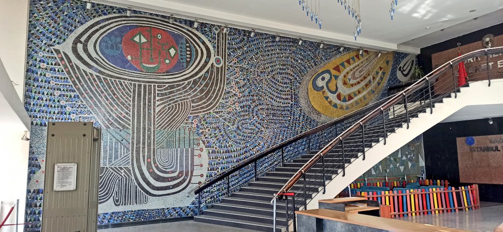 Sabah güzelliği...

 Bedri Rahmi'nin muhteşem eseriyle tanışmanın mutluluğunu yaşıyorum. 🥰😎