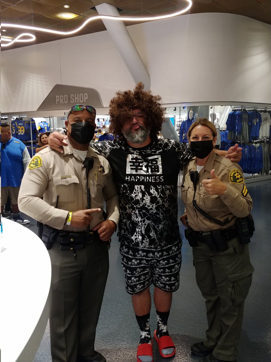 FrancoElTanko's tweet photo. #Ramfoo has nothing but ππππ for our LEOs! https://t.co/1cLuwrSbSz