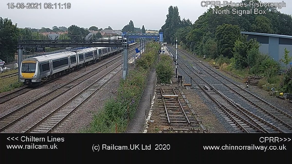 g5btb5g's tweet image. 3 #Class168/3's seen on the Princes Risborough webcam working today 5T09 07:58 Aylesbury to Oxford @chilternrailway #DMU

@railcamlive is at railcam.uk #SawitonRailcam
@ChinnorRailway is at chinnorrailway.co.uk
#RailFocusUK is at facebook.com/RailFocusWorld
