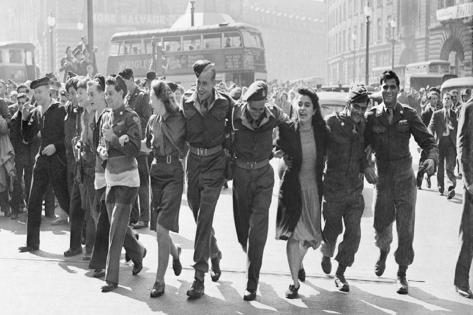 On this day in 1945, World War II officially ended. 

Today, on #VJDay, we pay tribute to the wartime generation who fought for our freedom and showed us how to face adversity with spirit and determination.