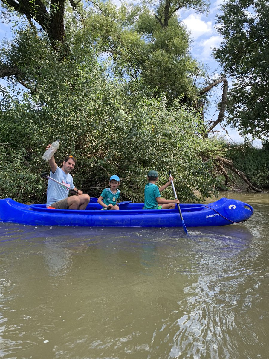noro_kurilla's tweet photo. The great #CleanUp of the river IpeΔΎπ¦ went smoothly and successfully π£π»ββοΈ Thank you πΈπ° & ππΊ communities for the efforts & fantastic volunteers for a super day πβ»οΈ #circulareconomy #lessplastics #depositrefundscheme #environnement #nature #cleanrivers https://t.co/lO1d9QQJ0t