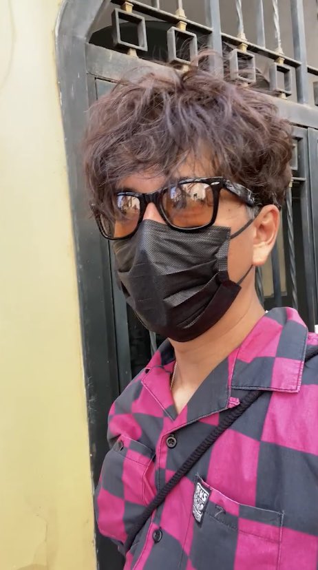 takuyafumi1330's tweet photo. ピンクとブラックの格子模様のシャツがお顔に映えて似合ってる
アヒルさんこんなにあるんだぁ 欲しいから応募してこよっと 当たって🧚♀️
#GYAO
#木村さ〜〜ん
#木村拓哉
#inRoma https://t.co/YIG01dovgb