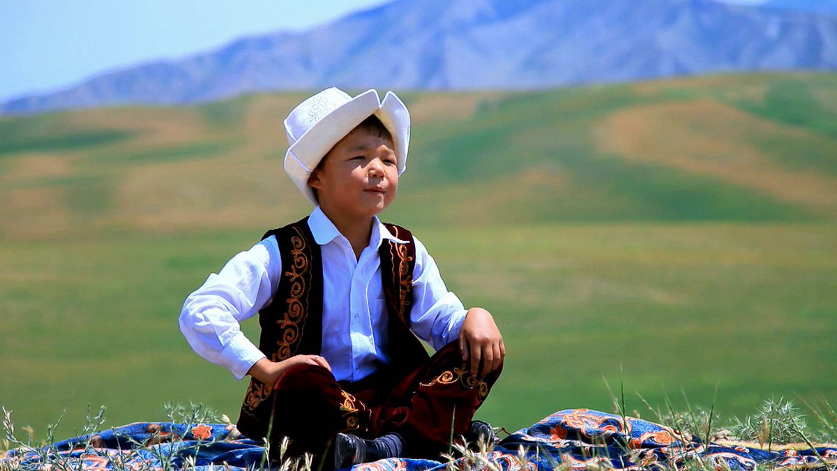 Красивые казахские парни. Тошок кыргызский. Кыргыз сайта. Кыргыз сми. Подушки кыргызские.