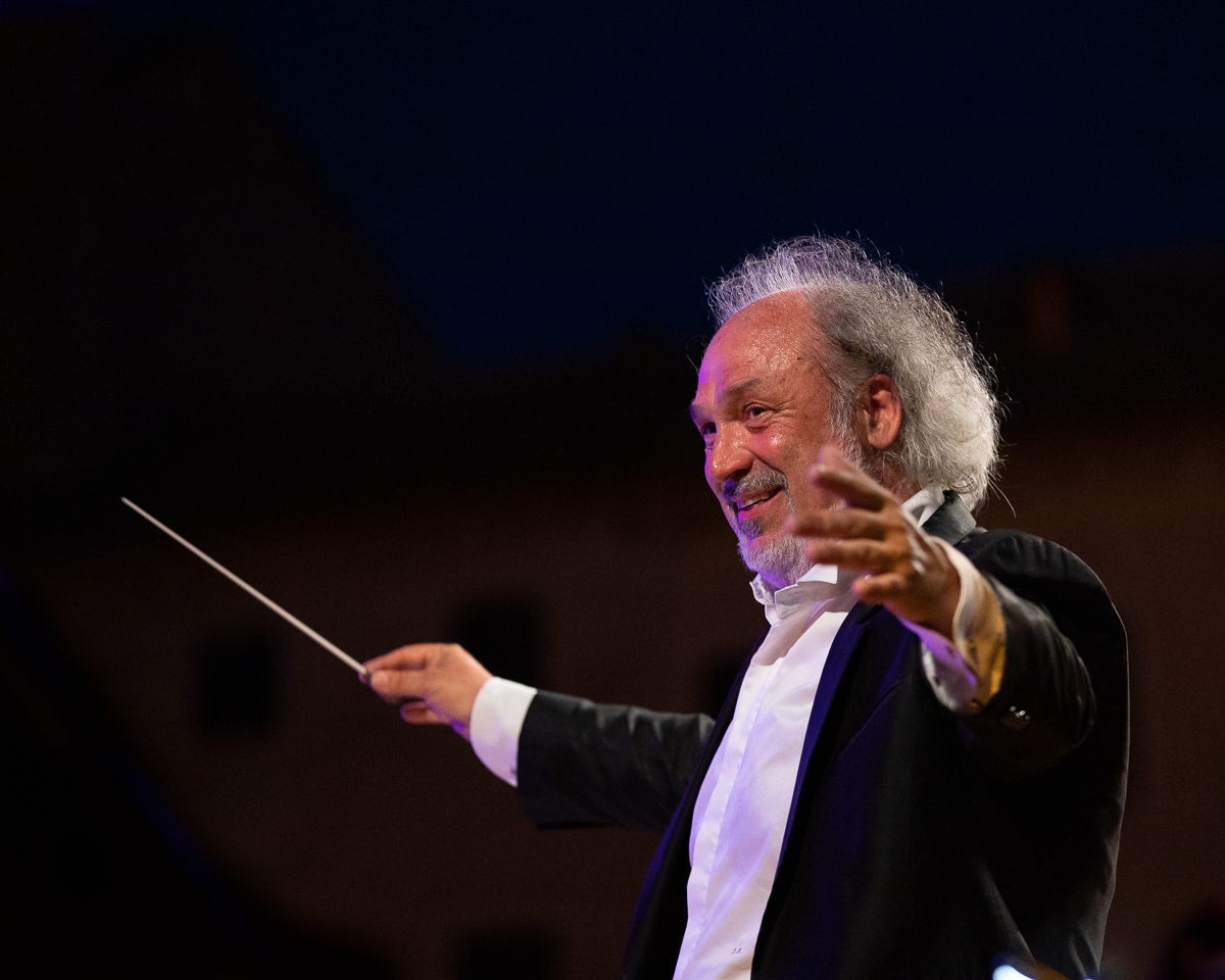 #news #Bibione 16/08/2021 @stefburns, il chitarrista che suona con le leggende del rock, al concerto "Diego Basso direttore orchestra PLAYS QUEEN" con Orchestra Ritmico Sinfonica Italiana e le voci Art Voice Academy. #emozionelive #playsqueen 
bit.ly/3yPeB6I