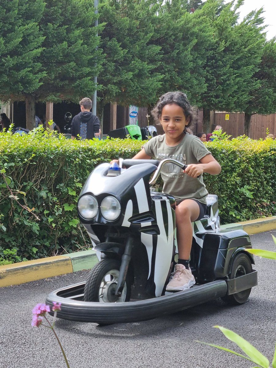 Pinky_Pinkos's tweet photo. Some summer holiday fun with my lil rug rat 🤣😂 amazing day at @CWOA 🎢🎡🎠 seems that extra special as life beginning to get back to some sort of normality!! 🙏🏻🙏🏿🤎🤍 #DaddyAndPrincess https://t.co/0yLLlWRb3Y