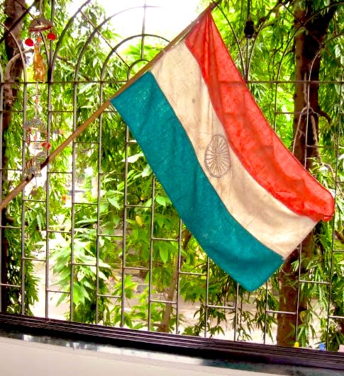My parents hoist a flag at their home in Mumbai every year. It is the flag my grand parents hoisted in their home at Tiruchy on 15th Aug 1947. Among the few possessions my grandmother carried to Mumbai, her 2 sarees stayed wrapped in this flag till the day she died #IndiaAt75