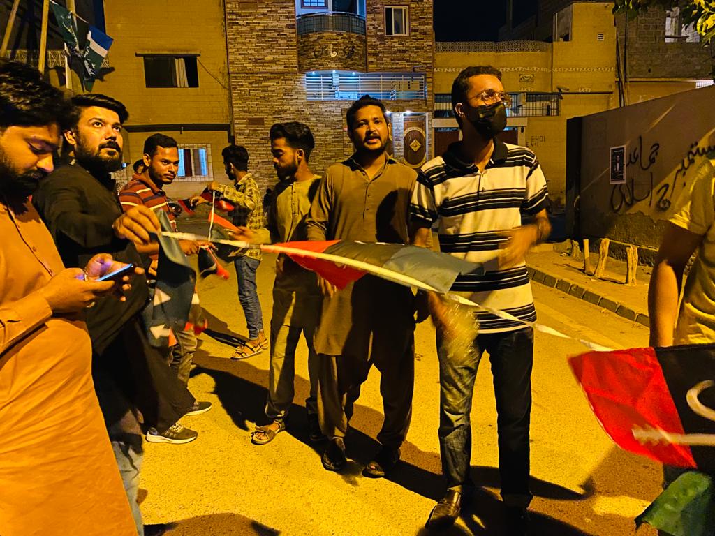 Areeb_AshrafPPP's tweet photo. 1st day campaign Cantonment Election 2021 #flaging at ward 3 Korangi Creek
#SuperPower #YouthPower 🇱�� https://t.co/4vcEy2yv9l