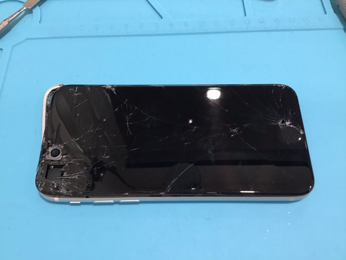 Iphone Ipad Nintendo Switch修理のせんだい屋卸町店 على تويتر Iphone修理のせんだい屋 こんにちは Iphonese2の画面修理を行いました フレーム部分は今回は直しませんでしたが こんな状態でも修理出来ます Iphone修理 Iphone画面修理