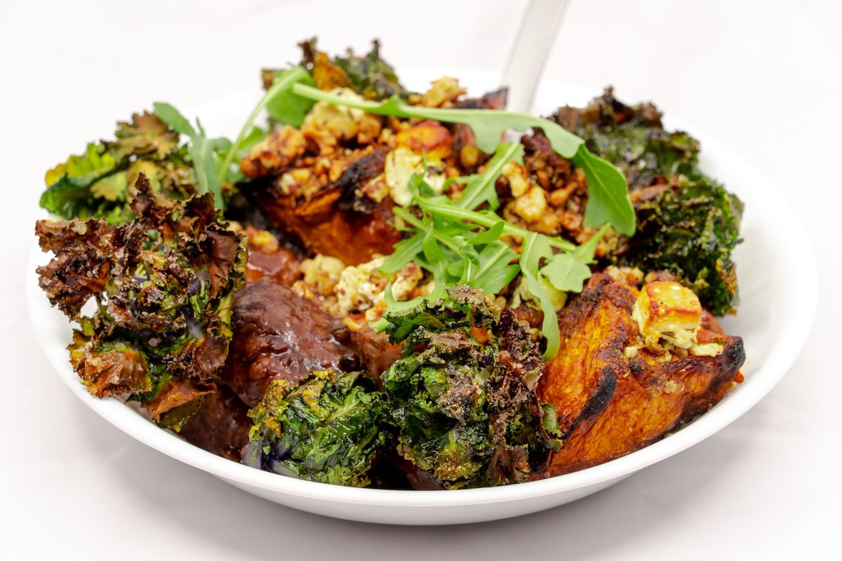 Yummy_Lummy's tweet photo. Sunday lockdown dinner. Leftover pressure cooker brisket w kale sprouts, pumpkin, walnuts, feta, and rocket.
I had the brisket in a vacuum bag and reheated it in a water bath. I reheated pumpkin w the nuts and feta #lockdown #lockdowncbr #lockdownact https://t.co/Q69vINgWqF