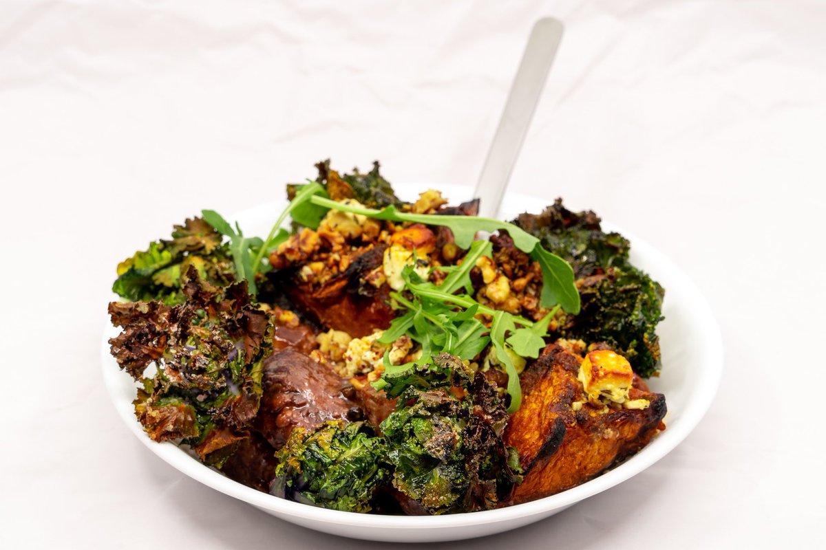Yummy_Lummy's tweet photo. Sunday lockdown dinner. Leftover pressure cooker brisket w kale sprouts, pumpkin, walnuts, feta, and rocket.
I had the brisket in a vacuum bag and reheated it in a water bath. I reheated pumpkin w the nuts and feta #lockdown #lockdowncbr #lockdownact https://t.co/Q69vINgWqF