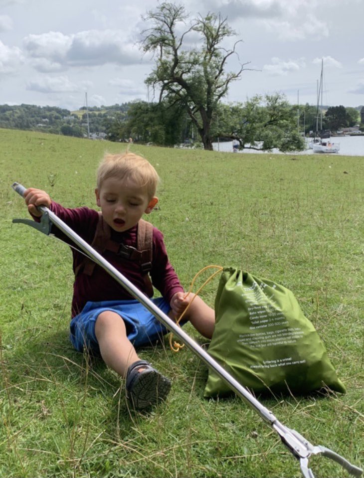 Dads and their little litter hero lads! 

🦹🏼‍♂️💚🙌🏼🦸🏼

#TheLakesPlasticCollective #SeeitBagitBinit #LakeDistrict #RespectProtectEnjoy #KeepBritainTidy #LeaveNoTrace