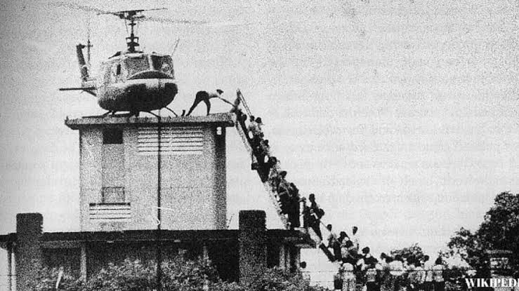 ProudPajeet's tweet image. I&apos;m a handsome Afghan Army female offisar Saar. If you find difference in both pics I will gibe you my nambar Saar. #Afganistan #Taliban #Kabul #US