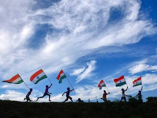 APStudentTrends's tweet photo. • Wishing everyone a Happy Independence Day 🇮🇳 !

#IndependenceDay #HappyIndependenceDay 
#APStudentTrends https://t.co/GYadNC2Z0C