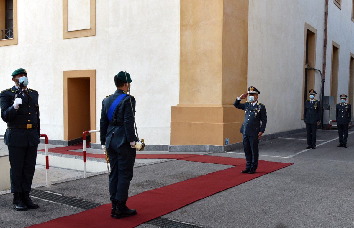 GDF's tweet photo. #Palermo: il #ComandanteGenerale, Gen. C.A. Giuseppe Zafarana, ha visitato il Comando Interregionale per l’Italia Sud-Occidentale dove si è collegato in videoconferenza per salutare il personale del Corpo in servizio il giorno di Ferragosto. #NoiconVoi https://t.co/AvufaUIIvm