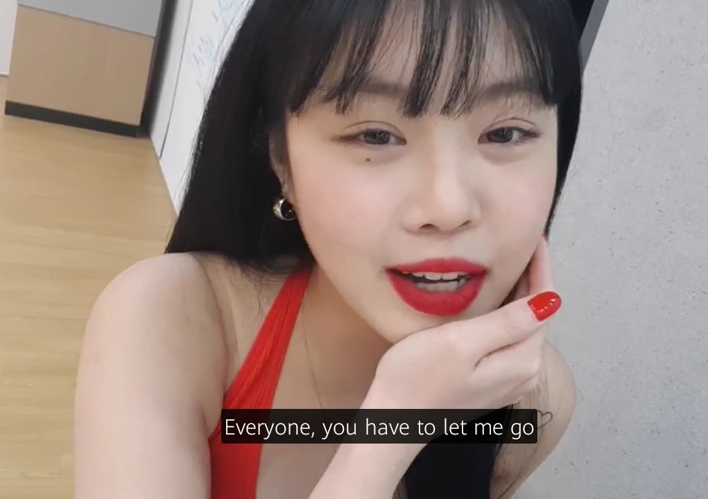 yxisonae's tweet photo. remember this vlive? we wont let go of u jin-ah, we will never https://t.co/T8hmEoDmqT
