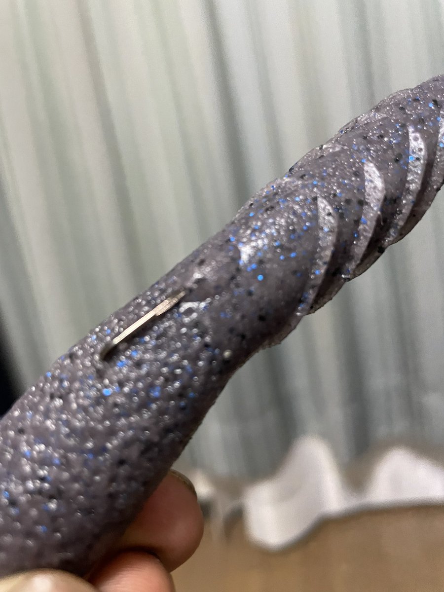 nakaokatetsuo's tweet photo. 悪天候で釣り場を探してる途中にたまたま通りかかった釣具屋で、
カバースキャット4インチにピッタリのフックを発見
フックポイントもバッチリ隠せる
後は食わせた時、どんなズレ方するか未知
#カバースキャット
#4インチ
#4inch
#針
#フック
#デプス
#deps
#16lb
#20lb https://t.co/BURSky5CwT