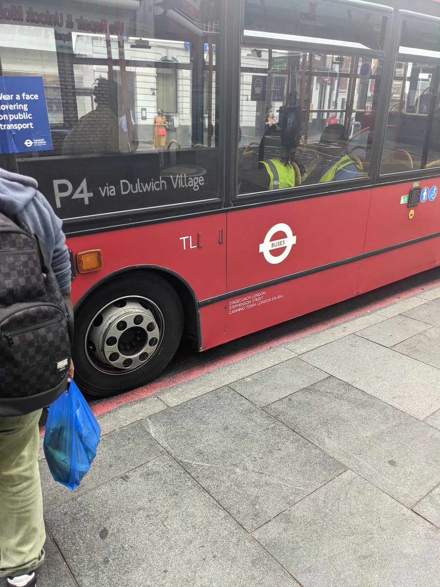 hayrr's tweet image. im on the easy bus! #p4 #easybus